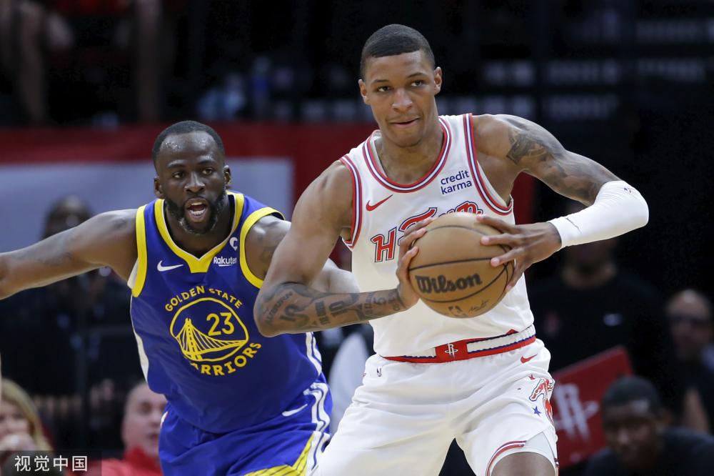 利用头球将 利用头球将